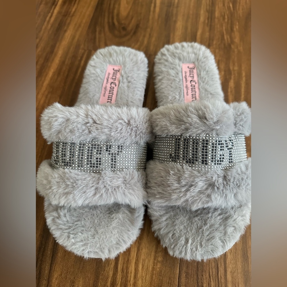 Juicy Couture Light Gray Faux Fur Slide Slippers with Rhinestone Band